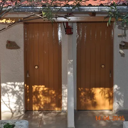 Rogakia Village Est. 1983 شقة فندقية Zóla