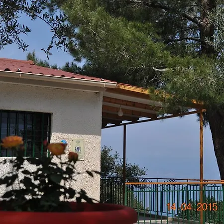 Rogakia Village Est. 1983 Aparthotel 4*
